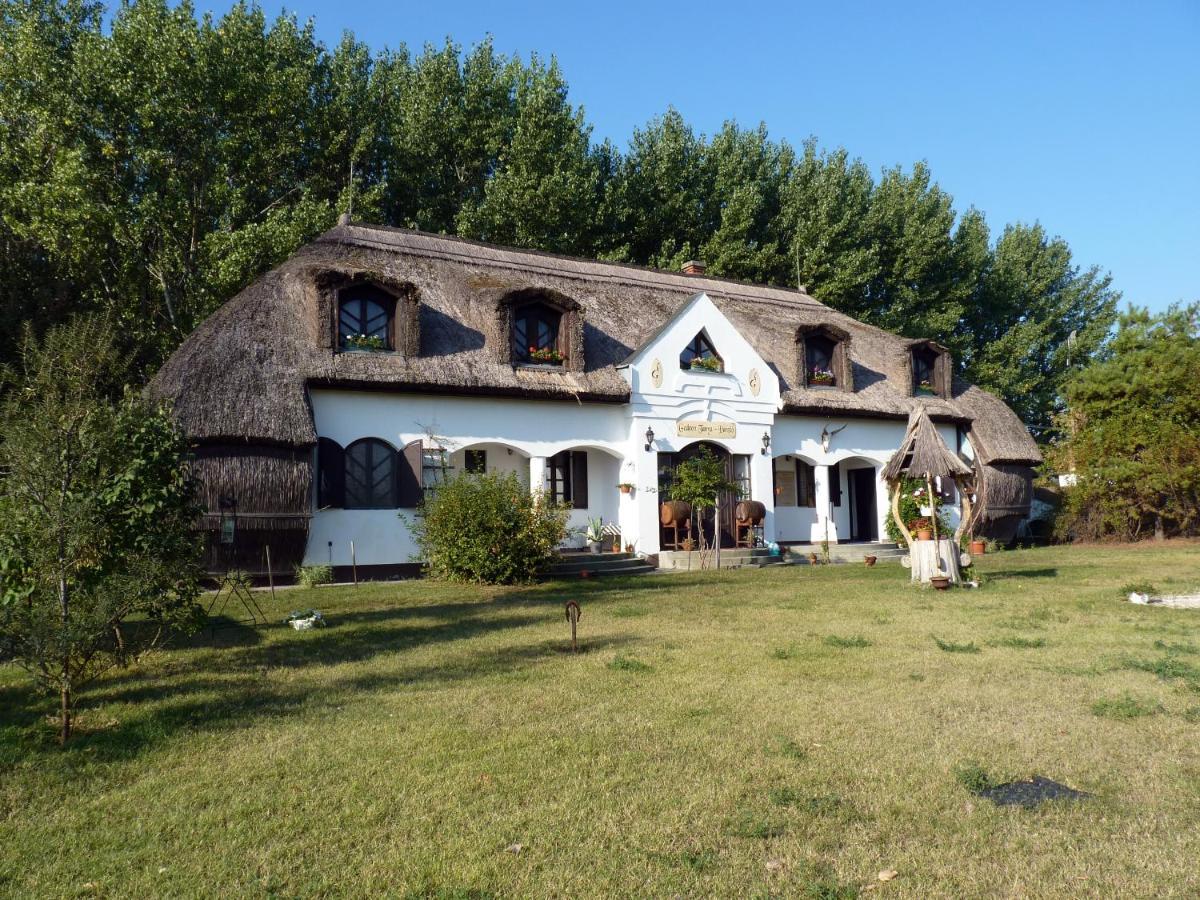 Gedeon Tanya Panzio Guest House Jakabszállás Екстериор снимка