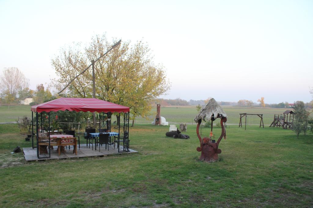 Gedeon Tanya Panzio Guest House Jakabszállás Екстериор снимка