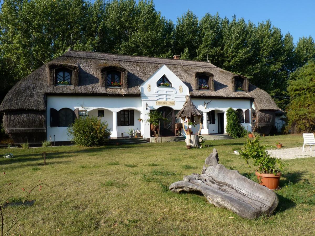 Gedeon Tanya Panzio Guest House Jakabszállás Екстериор снимка
